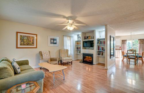 Conway House | 12 Mi to Myrtle Beach Peaceful Abode in Conway!