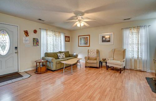 Conway House | 12 Mi to Myrtle Beach Peaceful Abode in Conway!