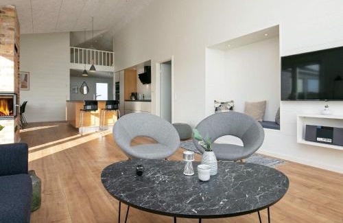 Nr. Lyngby House | 12 person holiday home in Løkken-By Traum