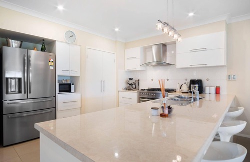 Nangkita House | 12 Providence Plce Hindmarsh Island - Waterfront-Pets Negotiable
