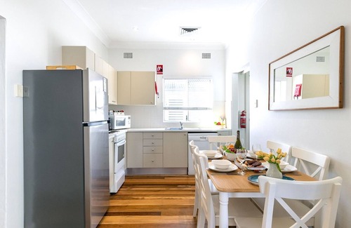 Shoal Bay House | 12 Tomaree Road - 200 mtrs to Shoal Bay Beach