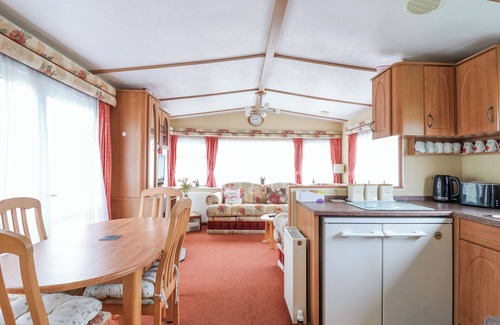 Great Yarmouth Cottage | 120 Caravan