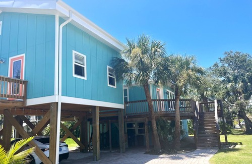 Mid Island House | 120 Falkirk Guest House-Trade Winter Snow for Florida Sunshine