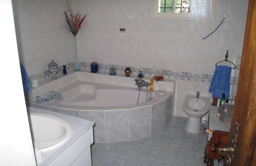 Lamanon Villa | 120 M² Provençal Villa at the foot of the Cales caves with a view of the LUBERON
