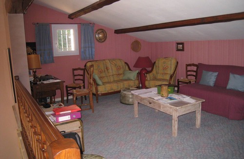 Lamanon Villa | 120 M² Provençal Villa at the foot of the Cales caves with a view of the LUBERON