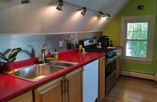 West End Apartment | 1200 Sq Ft ♦ West End Gem ♦ Perfect Location