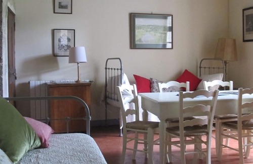 Esparron-de-Verdon Other | 120m2 flat in medieval wing of listed castle. Swimming nearby.