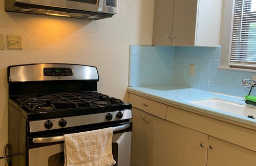 Southtown Apartment | 125-#4 Downtown cozy upstair one bedroom