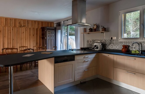 Salles House | 126 m² House with Pool and Garden, 25 Minutes from the Arcachon Bay