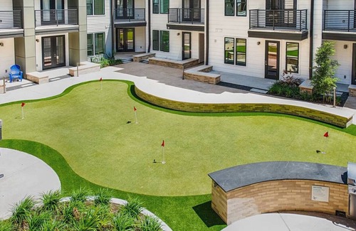 Govalle Apartment | 1278 · ★NEW★ 2 Standing Desks, WFH Ready in ATX, w/ Pool!