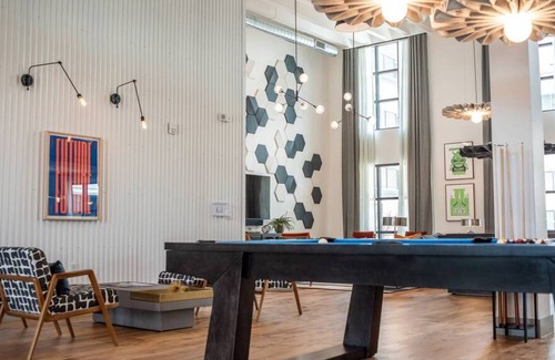 Govalle Apartment | 1278 · ★NEW★ 2 Standing Desks, WFH Ready in ATX, w/ Pool!