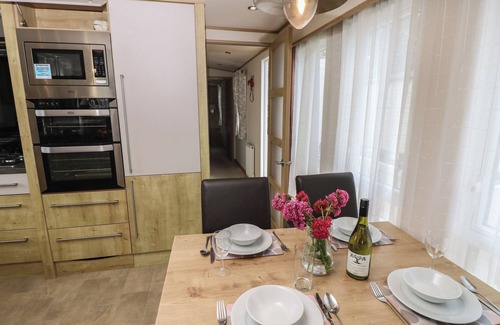 Bembridge Cottage | 128 CROSSWINDS, pet friendly, country holiday cottage in Bembridge
