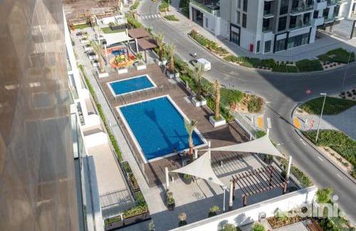 Nad Al Sheba Apartment | 12min from Burj Khalifa - Studio - Azizi Riviera