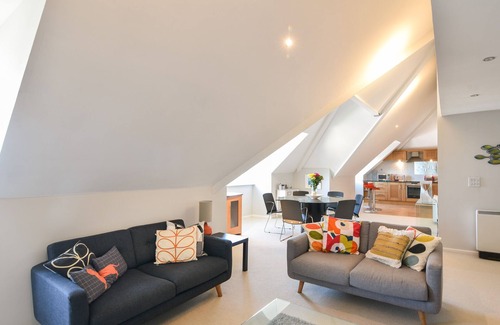 Lyme Regis Cottage | 13 BUCKFIELDS, character holiday cottage in Lyme Regis