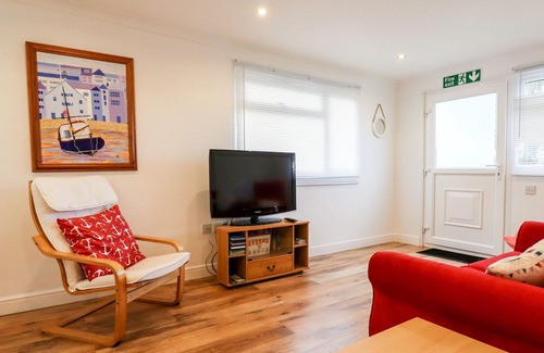 Padstow Cabin | 133 ATLANTIC BAYS, family friendly, with a garden in St Merryn