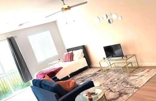 Downtown Baltimore Apartment | 134 · Quaint Studio| Downtown 5 min to stadium 🏟|Parking