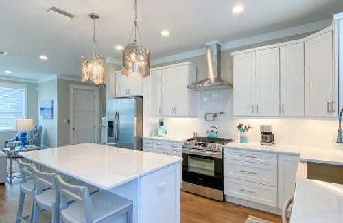 South Island House | 135 Island Escape- 5BR Home with Pool and Spa! home