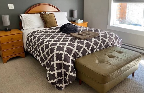 Langford Apartment | #138 Longspur Dr. Upper Suite - 3 Bedroom House