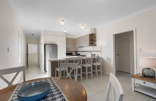 Hayborough House | 13A Elliot Ave - SeaViews - Walk to Beach - Bikeway - Wi-Fi
