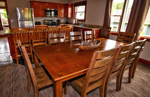 Lake George House | 14 Person House Steps From The Water!