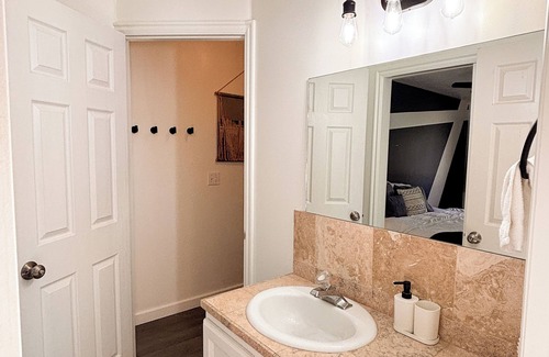 Harbor Village Condo | 14-Plex Condo 220 | 1 Bed, 1 Bath
