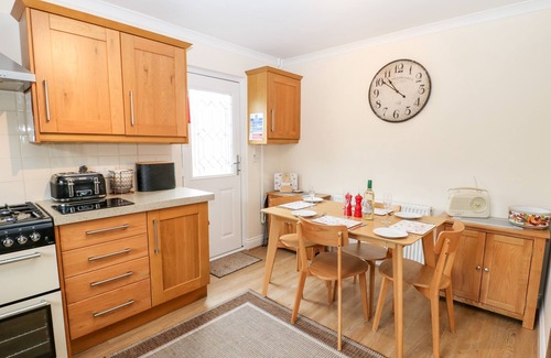 Rothbury Cottage | 14 THE MALTINGS, pet friendly, with a garden in Rothbury