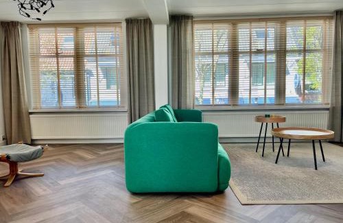 Domburg Apartment | 140 m2 groot appartement -midden in het centrum- 2022 kompleet gerenoveerd