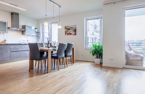 Flingern Nord Apartment | 140m2 luxury apartment,free underground parking