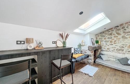 Cannes Old Town Apartment | 140m2 vue mer, 3 chambres, centre-ville