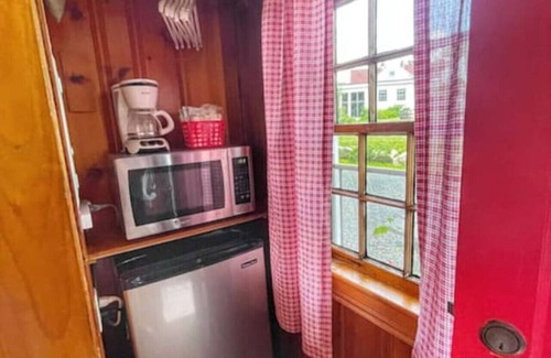 Trenton Cottage | 15 1Br Cottage Heart of Maine Open Hearth Inn