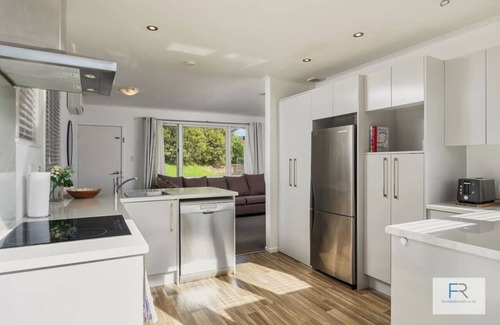 Rothesay Bay Apartment | 15 Beulah Avenue, Rothesay Bay