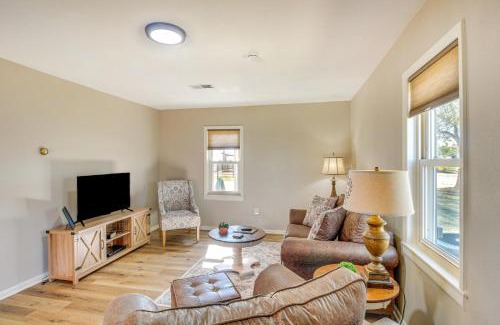 Drexel House | 15 Mi to La Cygne Lake Peaceful Ranch Home