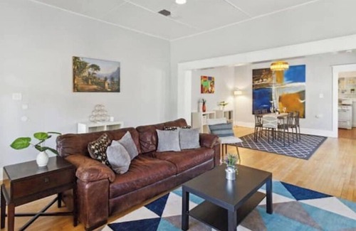 Governmental Mall House | 15 Mins to Scottsdale Fast Wi-fi & Fire-pit