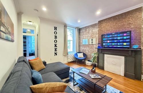 Hoboken Apartment | 15 Minutes to NYC - The Chill Spot - Great Location