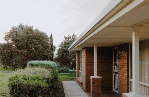 Dudley East House | 15% Off Weekly | Coastal-View MALU | 4BR