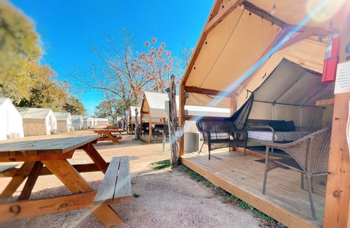 Prairie Lea Cabin | #15 Son's Blue River Camp Glamping Cabin w/1 Queen, 1 Twin