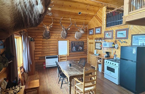 Kelly Cabin | 150 acre Elk Track Ranch cabin and ranch Rentals 1hr to Jackson Hole Town Square