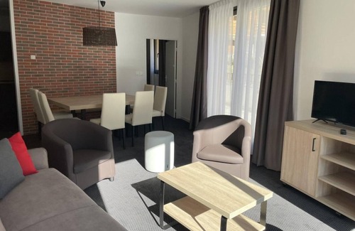 Eaux-Bonnes Apartment | 150m from ski slopes, 5th floor, view mountain, swimming pool, terrace, tv, ski locker, 74m²