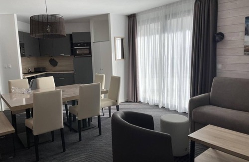 Eaux-Bonnes Apartment | 150m from ski slopes, 3rd floor, swimming pool, terrace, tv, ski locker, 57m², Gourette