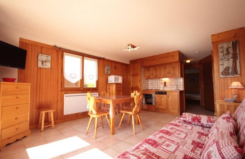 Les Saisies Apartment | 150m from ski slopes, 1st floor, view ski slopes, balcony, ski locker, 34m², Les Saisies