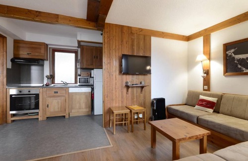 Montchavin Apartment | 150m from ski slopes, 1st floor, balcony, tv, ski locker, 76m², Montchavin La Plagne