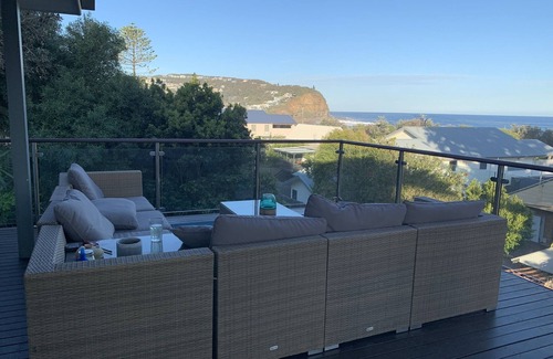 Copacabana House | 150m to beach large Family or Couples Beach House with views