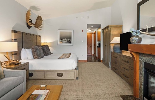 Stowe Area Cabin | #1534 | Studio | Gondolier | 5Th floor | Mountain & Village Views