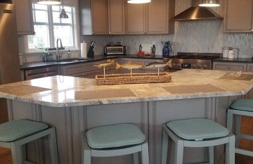 Avalon House | 159 26th Street - Spacious home in the heart of Avalon, two blocks to beach.