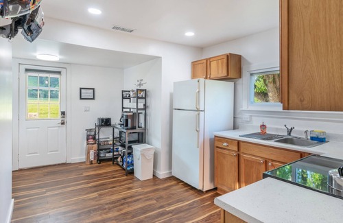 Robbinsville House | 15min to Cherohala 30min to Fontana. Motorcycle friendly. Sleeps 8. Pets!