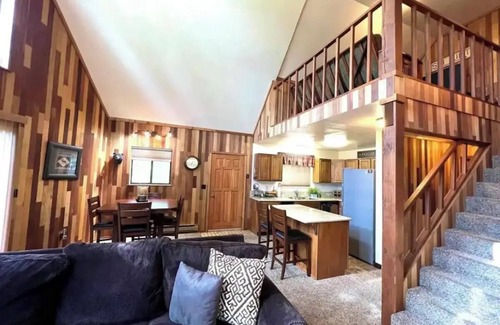 Cold Springs Cabin | <15min to Dodge Ridge. Cozy cabin with game room, fire pit and wifi!