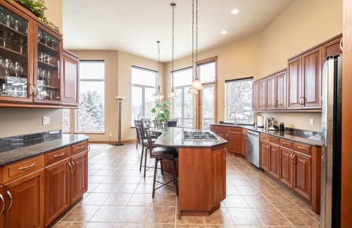 Gonor Station House | (16) 5 Bdr Executive Home | East St Paul (5/3)