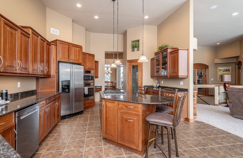 Gonor Station House | (16) 5 Bdr Executive Home | East St Paul (5/3)