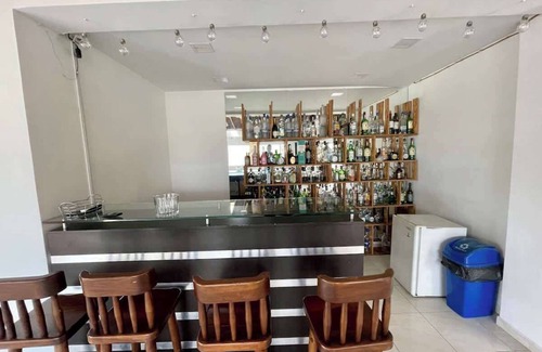 La Florida Villa | 16 Bdr Villa In Proveza W Pool, Jacuzzi, & Sauna