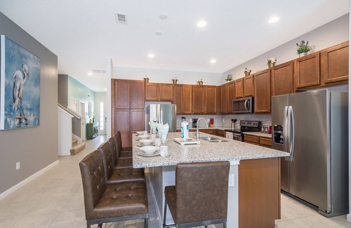 Loughman Resort | 16 beds gated home/Mins to Disney/WaterPark/Arcade/Bar/Gym/AC/WiFi